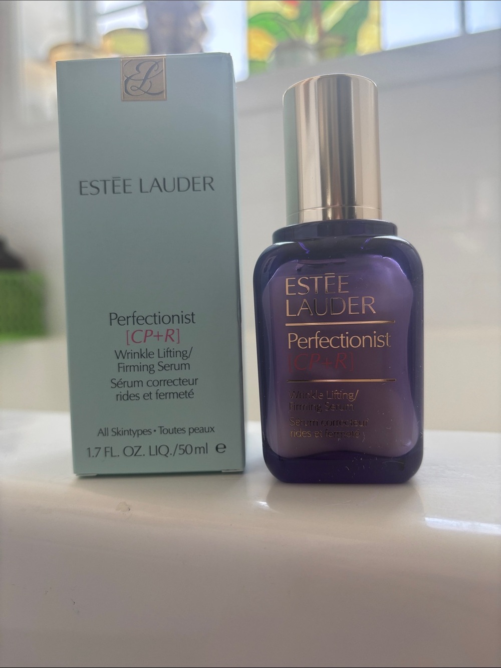 Estee Lauder Perfectionist CP+R Serum – Deep Purple Bottle with Gold Cap